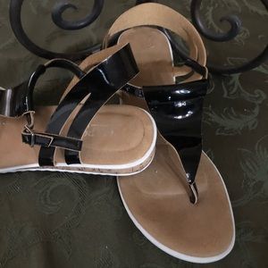 Chaps Black Patent Sandals